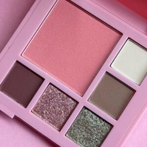 Get It Chica Mini Multi-Palette Blush & Eyeshadow “CHIQUITA” CHICABEAUTY NEW NIP